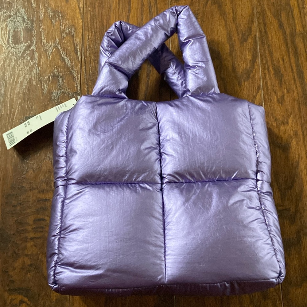 UO puffy crossbody bag - purple

Took tags off and used bag once 😊